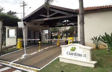 Imagem: A casa em condomínio possui 3 Dormitórios, 2 Banheiros, 2