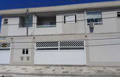 Imagem: A casa possui 2 Dormitórios, 1 Banheiro, 2 Vagas na garagem