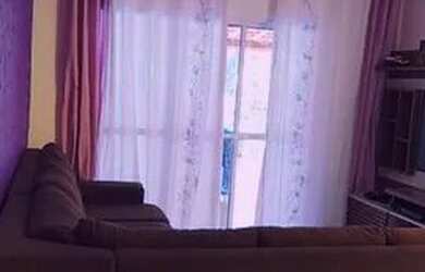 Imagem: A casa possui 3 Dormitórios, 1 Banheiro, 2 Vagas na garagem