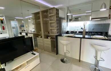 Imagem: O apartamento possui 1 Dormitório, 1 Banheiro, 1 Vaga na garagem