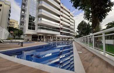 Imagem: O apartamento possui 4 Dormitórios, 3 Banheiros, 2 Vagas na