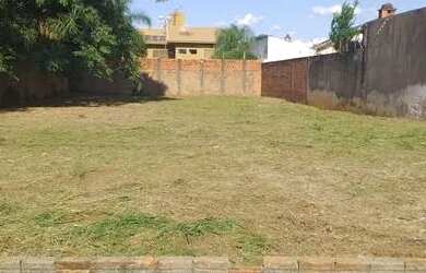 Imagem: O terreno possui 720m² de Área e está localizado em Universitário