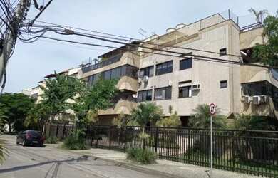 Imagem: O apartamento possui 2 Dormitórios, 3 Banheiros, 2 Vagas na