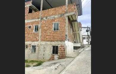 Imagem: A casa possui 4 Dormitórios, 2 Banheiros e está localizado