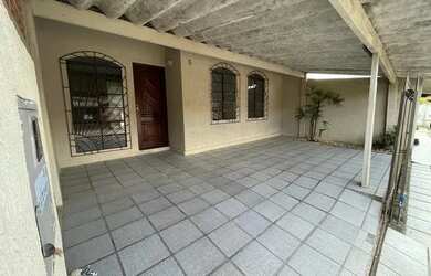 Imagem: A casa em condomínio possui 2 Dormitórios, 1 Banheiro, 2 Vagas