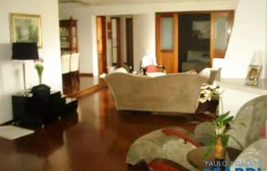 Imagem: O apartamento possui 4 Dormitórios, 1 Banheiro, 4 Vagas na