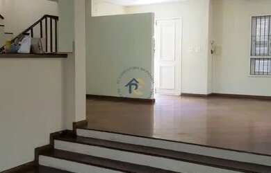 Imagem: A casa possui 4 Dormitórios, 3 Banheiros, 3 Vagas na garagem