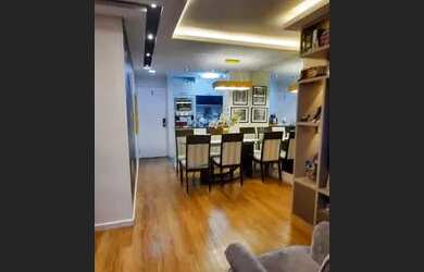 Imagem: O apartamento possui 3 Dormitórios, 2 Banheiros, 2 Vagas na