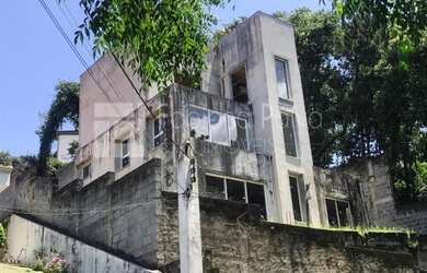 Imagem: A casa em condomínio possui 3 Dormitórios, 5 Banheiros, 3