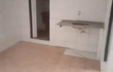 Imagem: A casa possui 2 Dormitórios, 1 Banheiro e está localizado