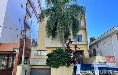 Imagem: O apartamento possui 3 Dormitórios, 1 Banheiro, 1 Vaga na garagem