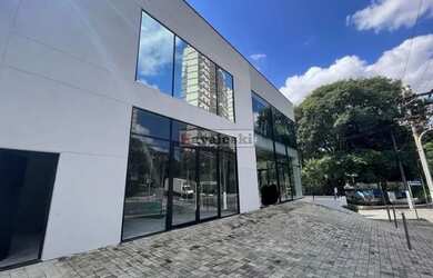 Imagem: O depósito possui 4 Vagas na garagem, 250m² de Área e está