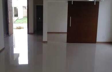 Imagem: A casa em condomínio possui 4 Dormitórios, 4 Banheiros, 2