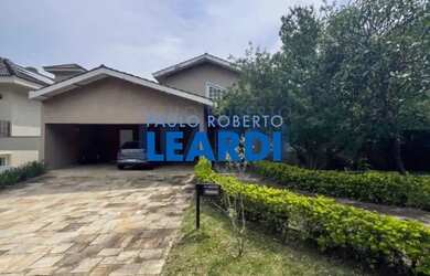 Imagem: A casa em condomínio possui 3 Dormitórios, 3 Banheiros, 4