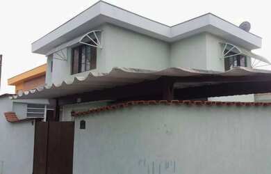 Imagem: A casa possui 2 Dormitórios, 2 Banheiros, 4 Vagas na garagem