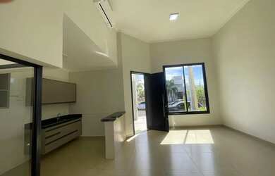 Imagem: A casa em condomínio possui 3 Dormitórios, 2 Banheiros, 2