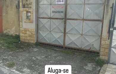 Imagem: A casa possui 2 Dormitórios, 1 Banheiro, 1 Vaga na garagem