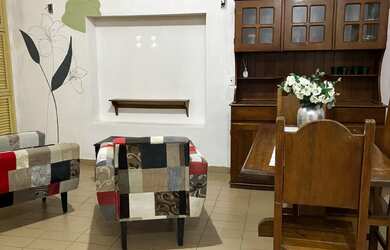 Imagem: A casa possui 1 Dormitório, 1 Banheiro, 1 Vaga na garagem