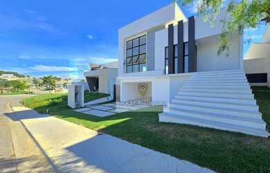 Imagem: A casa em condomínio possui 4 Dormitórios, 4 Banheiros, 4