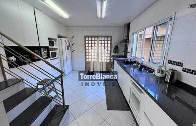 Imagem 3: Sobrado Semimobiliado para Venda, 3 quartos sendo 1 suíte em Uvaranas, 239 m² - Ponta Gros