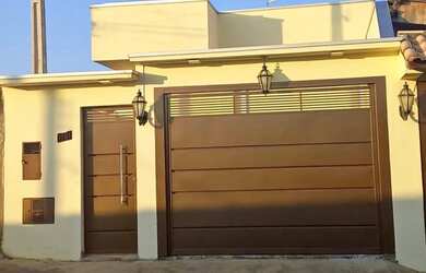 Imagem: A casa possui 3 Dormitórios, 2 Banheiros, Imóvel mobiliado