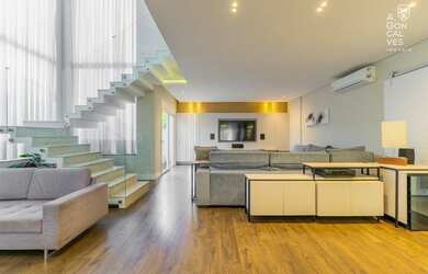 Imagem: A casa em condomínio possui 4 Dormitórios, 4 Banheiros, 5