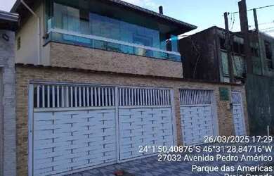 Imagem: A casa possui 2 Dormitórios, 1 Banheiro, 1 Vaga na garagem