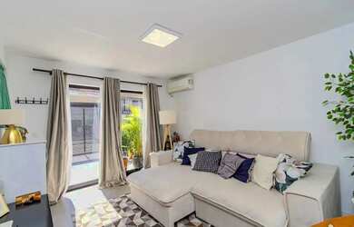 Imagem: A casa em condomínio possui 4 Dormitórios, 3 Banheiros, 2