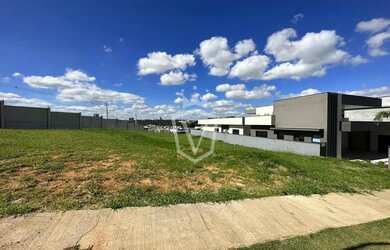 Imagem: O terreno possui 600m² de Área e está localizado em Jardim