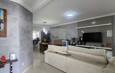 Imagem: A casa possui 3 Dormitórios, 3 Banheiros, 3 Vagas na garagem