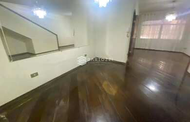 Imagem: A casa possui 3 Dormitórios, 5 Banheiros, 3 Vagas na garagem