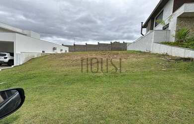 Imagem: O terreno à venda possui 450m² de Área e está localizado