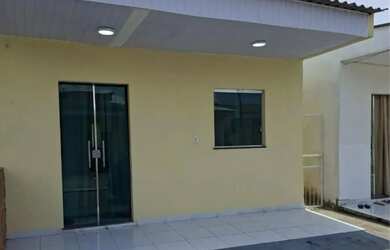 Imagem: A casa possui 2 Dormitórios, 2 Banheiros, 2 Vagas na garagem