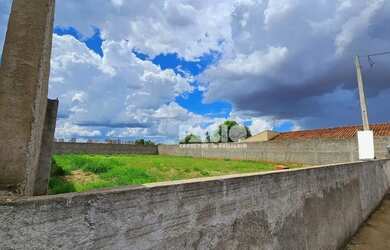 Imagem: O terreno possui 770m² de Área e está localizado em Vila