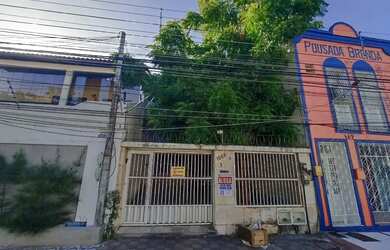 Imagem: A casa possui 3 Dormitórios, 2 Banheiros, 1 Vaga na garagem