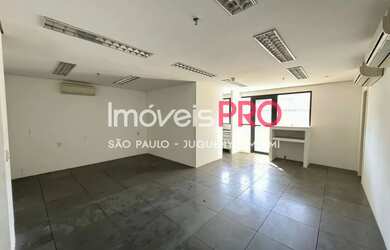 Imagem: O depósito possui 1 Vaga na garagem, 46m² de Área e está