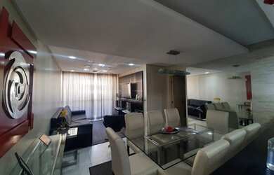 Imagem: O apartamento possui 3 Dormitórios, 2 Banheiros, 2 Vagas na