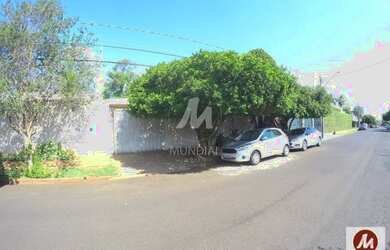 Imagem: O depósito possui 3 Vagas na garagem, 370m² de Área e está