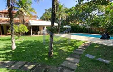 Imagem: A casa em condomínio possui 5 Dormitórios, 4 Banheiros, 5