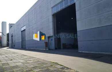 Imagem: O depósito possui 5 Vagas na garagem, 4.124m² de Área e