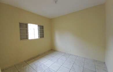 Imagem: A casa possui 1 Dormitório, 1 Banheiro, 50m² de Área e está