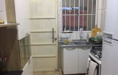 Imagem: A casa possui 2 Dormitórios, 1 Banheiro, 1 Vaga na garagem