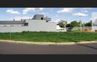 Imagem: O terreno possui 459m² de Área e está localizado em Villaggio