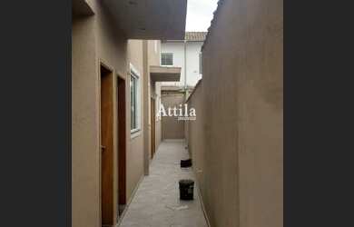 Imagem: A casa possui 2 Dormitórios, 1 Banheiro, 1 Vaga na garagem