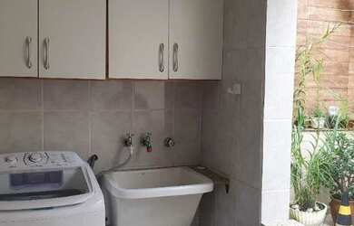 Imagem 2: sobrado a venda no Jardim das Flores, com 4 dormitórios sendo 2 suítes