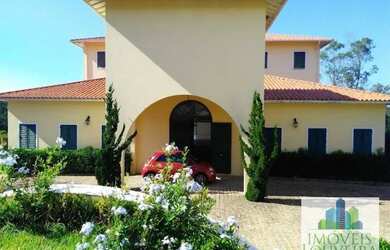 Imagem: O depósito possui 5 Vagas na garagem, 600m² de Área e está