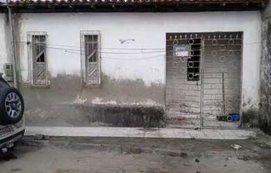 Imagem: A casa possui 2 Dormitórios, 1 Banheiro e 1m² de Área e está