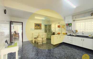 Imagem 9: Sobrado para Locação. 413m² de Área, 3 Banheirose3 Dormitórios