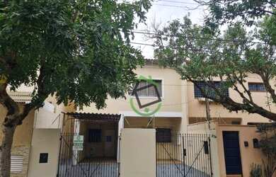 Imagem: A casa possui 3 Dormitórios, 3 Banheiros, 2 Vagas na garagem