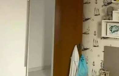 Imagem: A casa possui 3 Dormitórios, 2 Banheiros, 2 Vagas na garagem